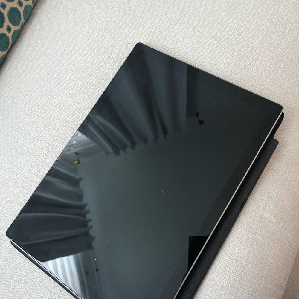 Microsoft Surface Go - Picture 4 of 6